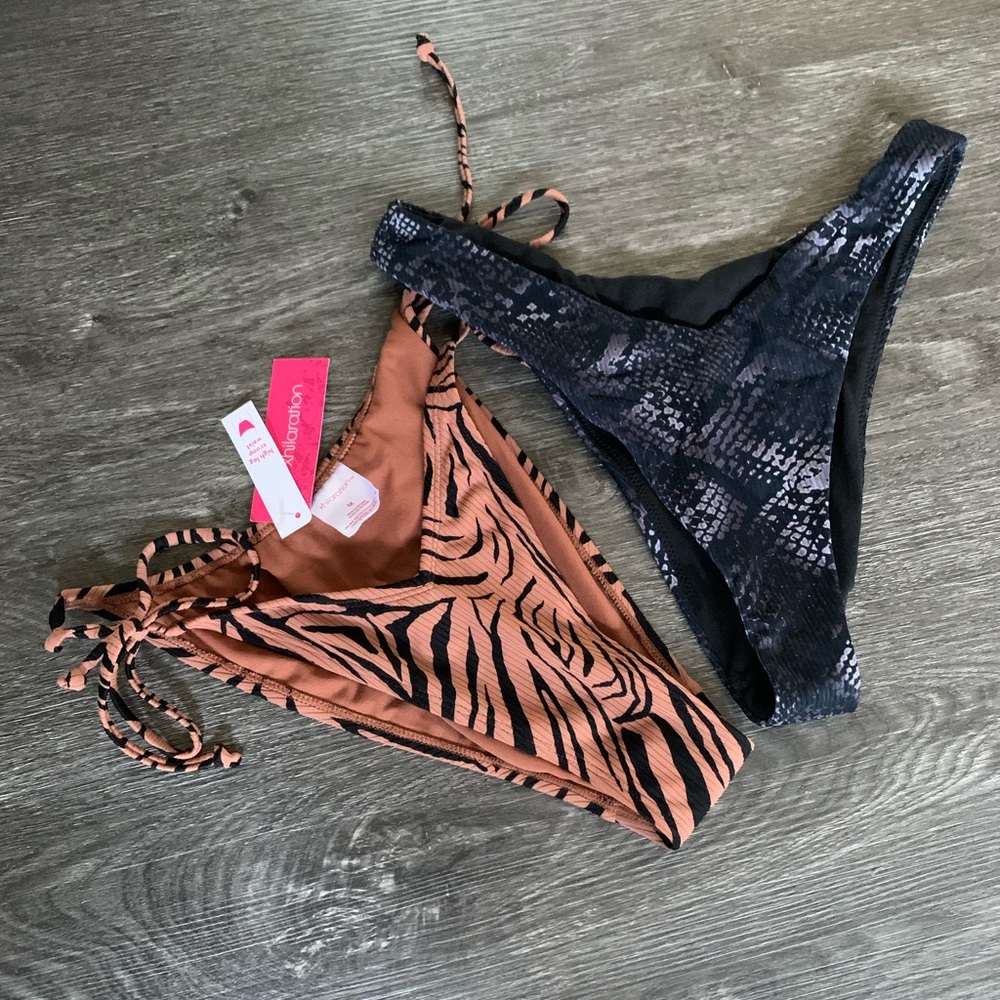 SET OF 2 Cheeky High Rise V-Cut Bikini Bottoms Animal Snake Print Medium NWT